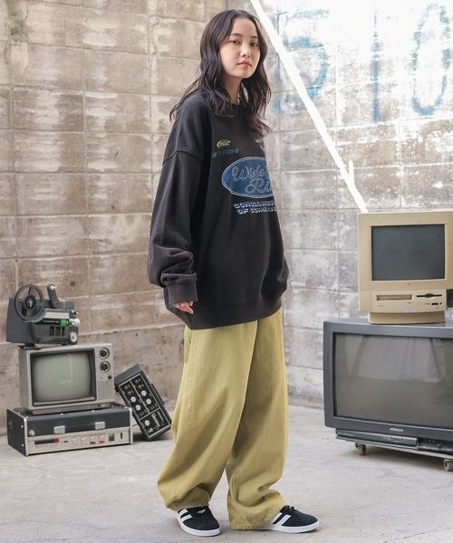 PBLIM(ページボーイリム)の「《UNISEX》ライダーロゴスウェット(スウェット・レディース・レッド/ブラック・MEDIUM/LARGE)」の4枚目の写真