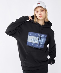 TOMMY JEANS(g~[ W[Y)̃M[tbOcCXgp[J[(XEFbg)