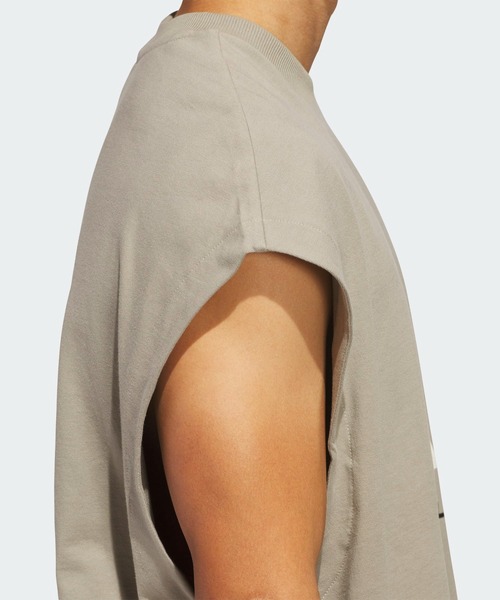 adidas（アディダス）の「アディダス バスケットボール ノースリーブTシャツ（ジェンダーニュートラル） / アディダス adidas（タンクトップ・メンズ・ベージュ/チャコールグレー・XX-LARGE/3XL/LARGE/MEDIUM/SMALL/X-LARGE/X-SMALL）」の13枚目の写真