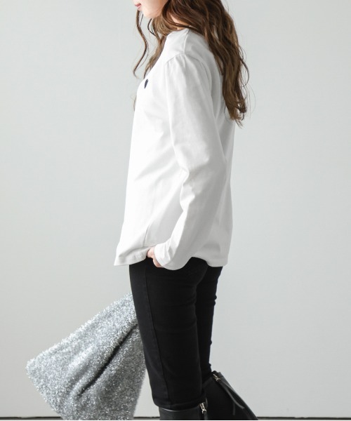 AMELY（エミリー）の「ワンポイントハート刺繍 ロンT（Tシャツ/カットソー・レディース・ホワイト×レッド/ホワイト×ブラック/ブラック×ホワイト/グレー系その他・フリー）」の11枚目の写真