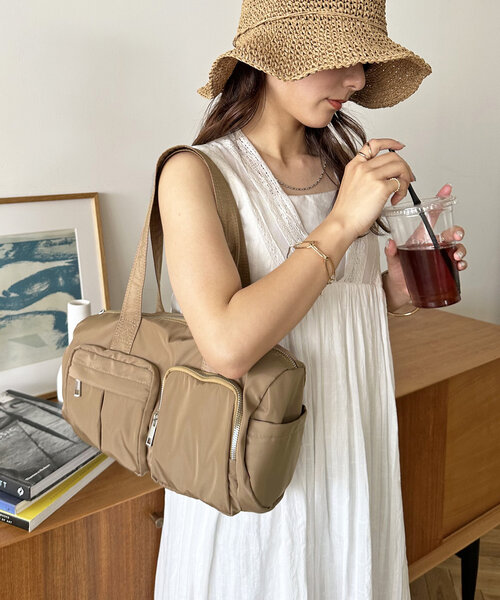 DISCOAT（ディスコート）の「【8ポケットで収納力◎/230g】アウトポケット軽量ドラムバッグ（ボストンバッグ・レディース・ブラック/ベージュ/オリーブ/シルバー・FREE）」の19枚目の写真