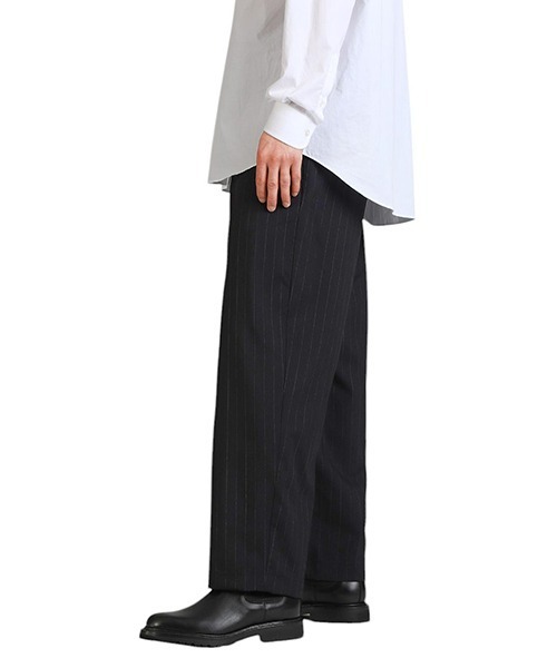 marka（マーカ）の「marka / マーカ：COCOON WIDE EASY PANTS - 2/72 washer wool tropical -：M25A-12PT01C[COR]（スラックス・メンズ・ブラック系その他/ネイビー・1(S)/2(M)）」の7枚目の写真