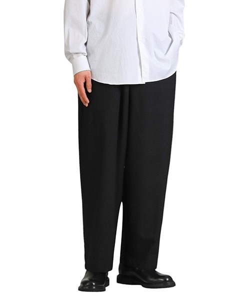 marka（マーカ）の「marka / マーカ：COCOON WIDE EASY PANTS - 2/72 washer wool tropical -：M25A-12PT01C[COR]（スラックス・メンズ・ブラック系その他/ネイビー・1(S)/2(M)）」の13枚目の写真