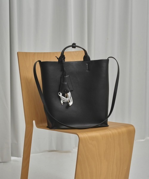 TODAYFUL(トゥデイフル)の「TODAYFUL Useful Leather Bag(L) ユースフルレザーバッグ/12521021(トートバッグ・レディース・ブラック・ONE SIZE)」の1枚目の写真