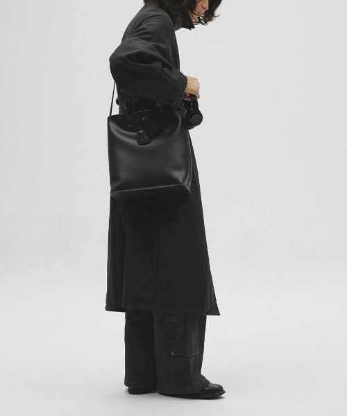 TODAYFUL(トゥデイフル)の「TODAYFUL Useful Leather Bag ユースフルレザーバッグ(L)/12521021(トートバッグ・レディース・ブラック/ダークブラウン・ONE SIZE)」の8枚目の写真