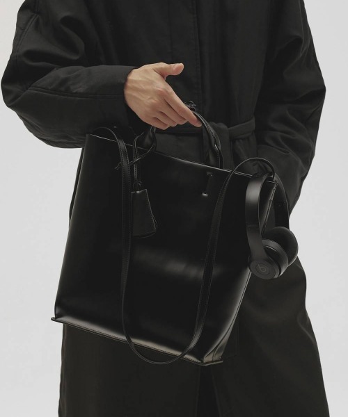 TODAYFUL(トゥデイフル)の「TODAYFUL Useful Leather Bag ユースフルレザーバッグ(L)/12521021(トートバッグ・レディース・ブラック/ダークブラウン・ONE SIZE)」の9枚目の写真