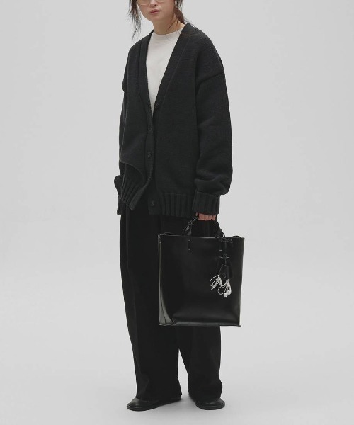 TODAYFUL(トゥデイフル)の「TODAYFUL Useful Leather Bag ユースフルレザーバッグ(L)/12521021(トートバッグ・レディース・ブラック/ダークブラウン・ONE SIZE)」の11枚目の写真