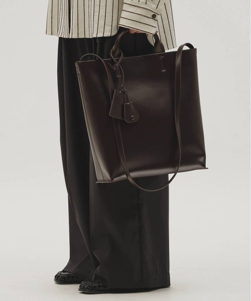 TODAYFUL(トゥデイフル)の「TODAYFUL Useful Leather Bag ユースフルレザーバッグ(L)/12521021(トートバッグ・レディース・ブラック/ダークブラウン・ONE SIZE)」の13枚目の写真