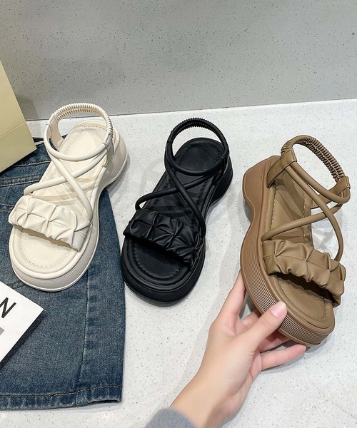 shoes365(シューズスリーシックスファイヴ)の「【shoes 365】クロスストラップギャザーデザイン厚底サンダル (SS)(サンダル・レディース・ベージュ/ブラック/オフホワイト・24.5cm/24.0cm/23.5cm/23.0cm/22.5cm/25.0cm)」の4枚目の写真