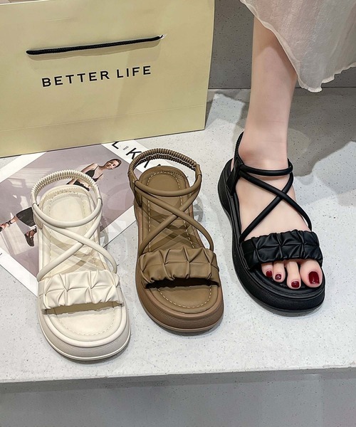 shoes365(シューズスリーシックスファイヴ)の「【shoes 365】クロスストラップギャザーデザイン厚底サンダル (SS)(サンダル・レディース・ベージュ/ブラック/オフホワイト・24.5cm/24.0cm/23.5cm/23.0cm/22.5cm/25.0cm)」の5枚目の写真