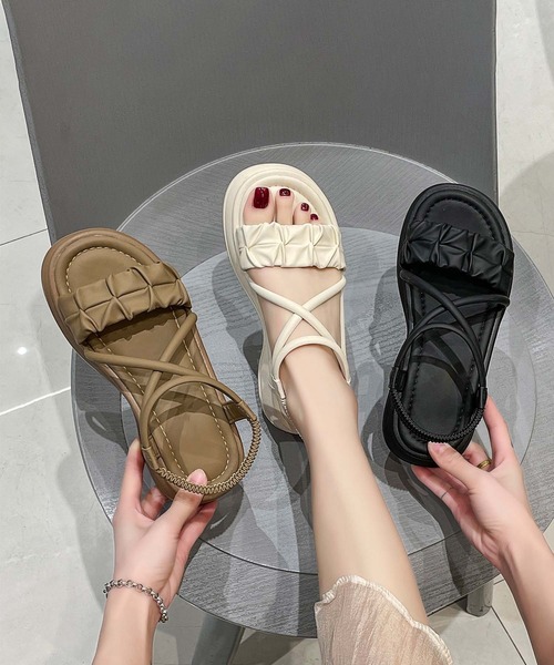 shoes365(シューズスリーシックスファイヴ)の「【shoes 365】クロスストラップギャザーデザイン厚底サンダル (SS)(サンダル・レディース・ベージュ/ブラック/オフホワイト・24.5cm/24.0cm/23.5cm/23.0cm/22.5cm/25.0cm)」の7枚目の写真