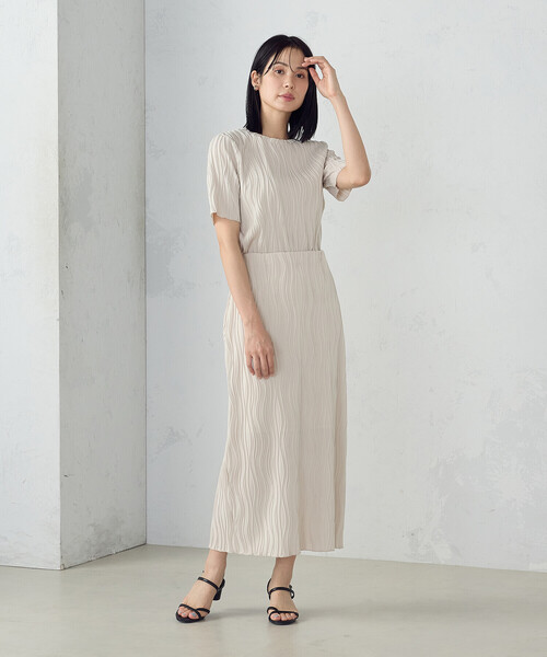 COMME CA ISM（コムサイズム）の「ストレッチプリーツ ナロースカート / セットアップ対応（スカート・レディース・ブルー/アイボリー/ブラック・MEDIUM/LARGE）」の4枚目の写真