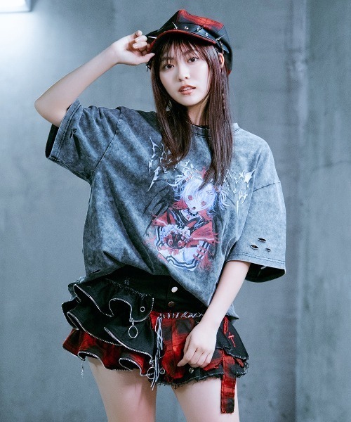 TRAVAS TOKYO(トラバス トウキョウ)の「『TRAVAS TOKYO/トラバス トーキョー』イラストプリント加工Tシャツ(Tシャツ/カットソー・レディース・チャコールグレー/ブラック・FREE)」の3枚目の写真