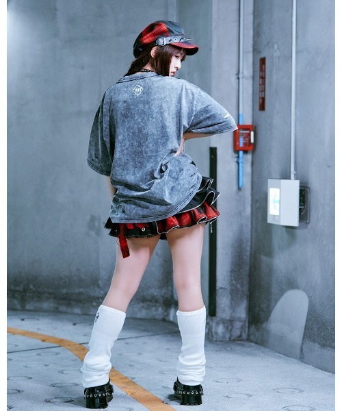 TRAVAS TOKYO(トラバス トウキョウ)の「『TRAVAS TOKYO/トラバス トーキョー』イラストプリント加工Tシャツ(Tシャツ/カットソー・レディース・チャコールグレー/ブラック・FREE)」の7枚目の写真