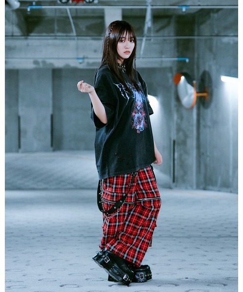 TRAVAS TOKYO(トラバス トウキョウ)の「『TRAVAS TOKYO/トラバス トーキョー』イラストプリント加工Tシャツ(Tシャツ/カットソー・レディース・チャコールグレー/ブラック・FREE)」の11枚目の写真