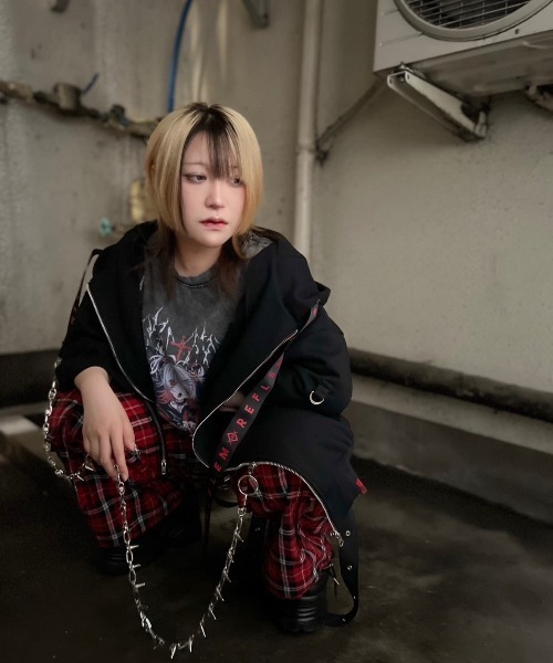 TRAVAS TOKYO(トラバス トウキョウ)の「『TRAVAS TOKYO/トラバス トーキョー』イラストプリント加工Tシャツ(Tシャツ/カットソー・レディース・チャコールグレー/ブラック・FREE)」の17枚目の写真