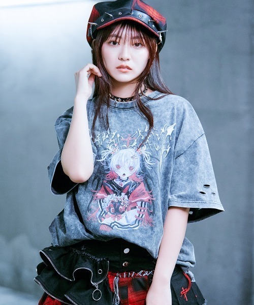 TRAVAS TOKYO(トラバス トウキョウ)の「『TRAVAS TOKYO/トラバス トーキョー』イラストプリント加工Tシャツ(Tシャツ/カットソー・レディース・チャコールグレー/ブラック・FREE)」の15枚目の写真