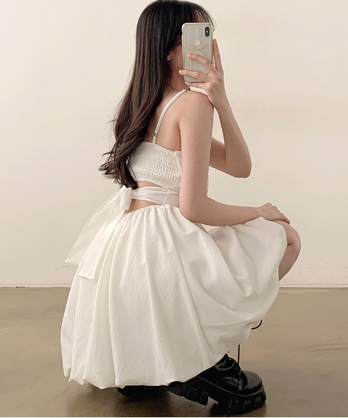 gossip!ロサンゼルス(ゴシップロサンゼルス)の「Y2K バックリボンバルーンワンピース 【夏新作】 日常&シンプル(ワンピース・レディース・ホワイト/ブラック・FREE)」の2枚目の写真