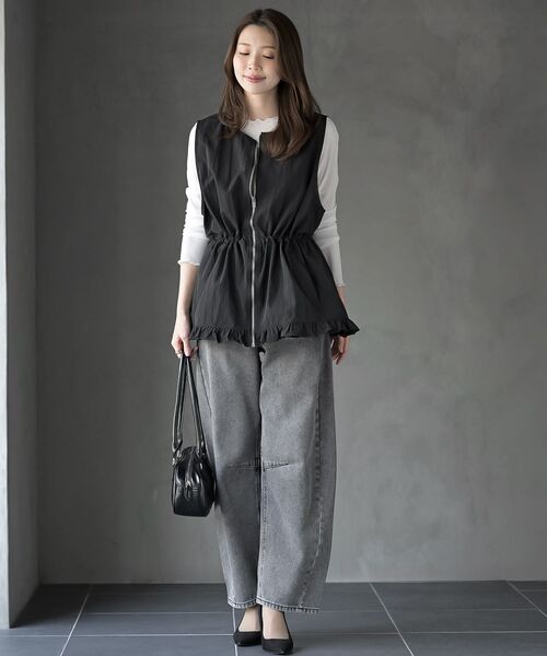 rps（アールピーエス）の「ナイロン裾フリルＺＩＰベスト（ベスト・レディース・ブラック/チャコールグレー・フリー）」の11枚目の写真