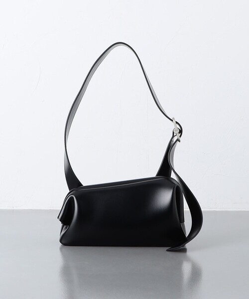 OSOI（オソイ）の「＜OSOI＞SLIDE BROT バッグ（ショルダーバッグ・レディース・オフホワイト/ブラック・FREE）」の2枚目の写真