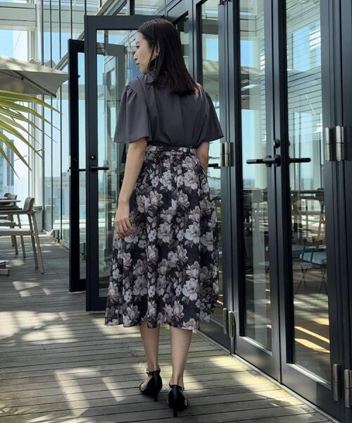 couture brooch(クチュールブローチ)の「【二の腕カバー・通勤】シャーリングシアーブラウス(シャツ/ブラウス・レディース・ライトグレー/チャコールグレー/ブルー・36/38/40/42)」の22枚目の写真