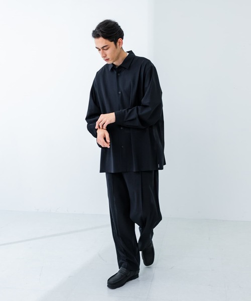 ATON（エイトン）の「『別注』ATON×URBAN RESEARCH TWO TUCKED EASY