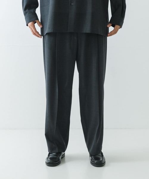 ATON（エイトン）の「『別注』ATON×URBAN RESEARCH TWO TUCKED EASY