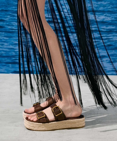 CHARLES & KEITH（チャールズ & キース）の「エスパドリーユ フラットフォームサンダル（サンダル・レディース・ブラウン/ブラック/サンドベージュ・22.5cm/23cm/23.5cm/24.5cm/25cm/25.5cm/26.5cm）」の3枚目の写真