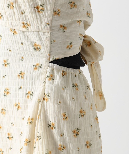 FOREVER 21(フォーエバー トゥエンティーワン)の「【2025SS】レトロフラワーキャミワンピース(ワンピース・レディース・ブラウン/ナチュラル・SMALL/MEDIUM)」の15枚目の写真