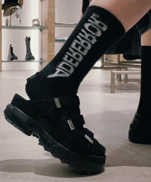 Ray BEAMS（レイビームス）の「【別注】FILA / DISRUPTOR SD PUFFY（サンダル・レディース・ブラック/ベージュ・23.0cm/25.0cm/24.0cm）」の3枚目の写真