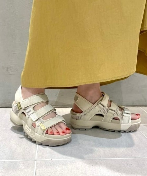 Ray BEAMS（レイビームス）の「【別注】FILA / DISRUPTOR SD PUFFY（サンダル・レディース・ブラック/ベージュ・23.0cm/25.0cm/24.0cm）」の19枚目の写真