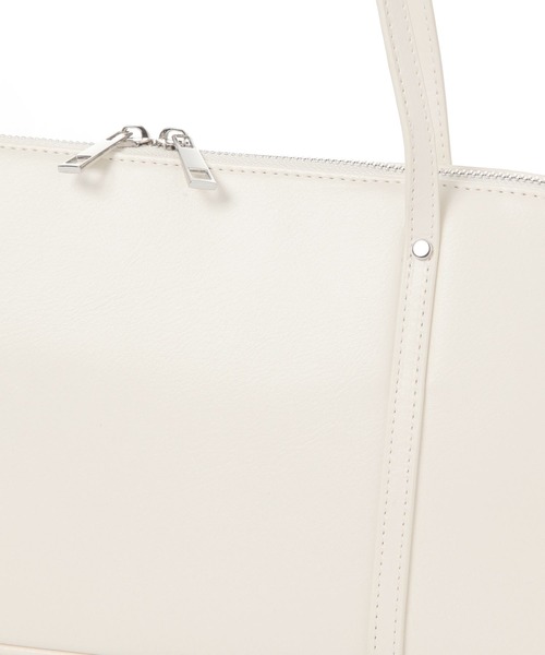 LAKOLE（ラコレ）の「ソフトラージボストンバッグ / 496688（ボストンバッグ・レディース・ブラック/オフホワイト/ライトブラウン・FREE）」の7枚目の写真