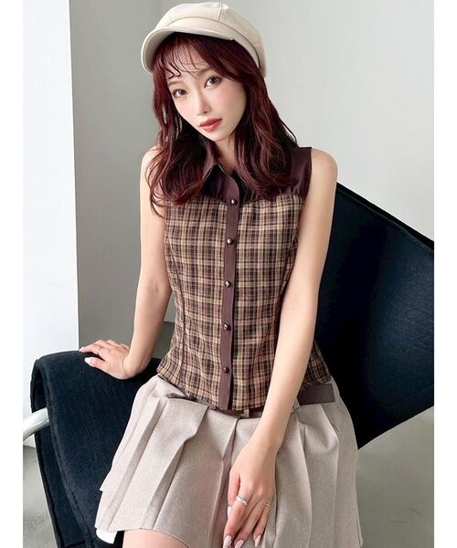 RESEXXY（リゼクシー）の「チェックレイヤードノースリシャツ（シャツ/ブラウス・レディース・ブラック/レッド/ブラウン・FREE）」の5枚目の写真