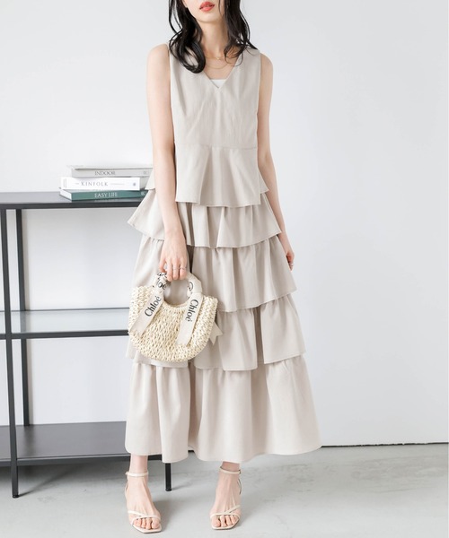 AMELY(エミリー)の「ペプラム×ラッフルスカートセットアップ(セットアップ・レディース・ベージュ/グレー/ブラック/ミント・M/L)」の2枚目の写真