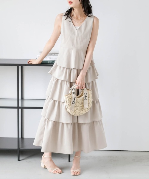 AMELY(エミリー)の「ペプラム×ラッフルスカートセットアップ(セットアップ・レディース・ベージュ/グレー/ブラック/ミント・M/L)」の21枚目の写真