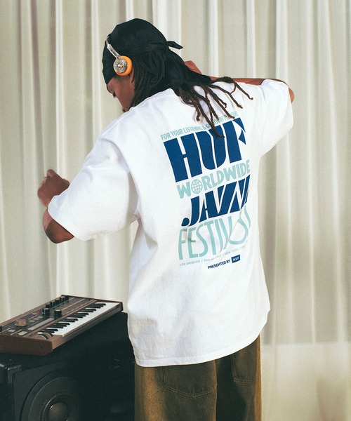 HUF（ハフ）の「WORLD JAZZ FESTIVAL TEE（Tシャツ/カットソー・メンズ・ホワイト/ブラック・S/M/L/XL/XXL）」の3枚目の写真