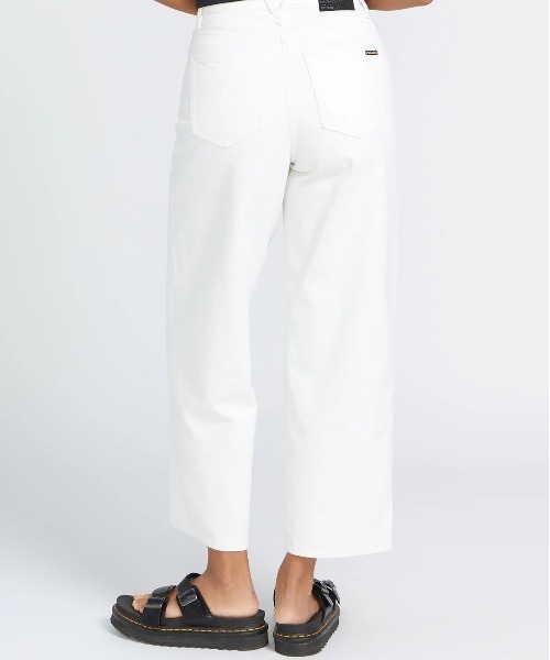 VOLCOM(ボルコム)の「【VOLCOM/ボルコム】 Womens Weellow Denim /ルーズフィットクロップド丈デニムパンツ(デニムパンツ・レディース・ホワイト・25inch/24inch)」の4枚目の写真