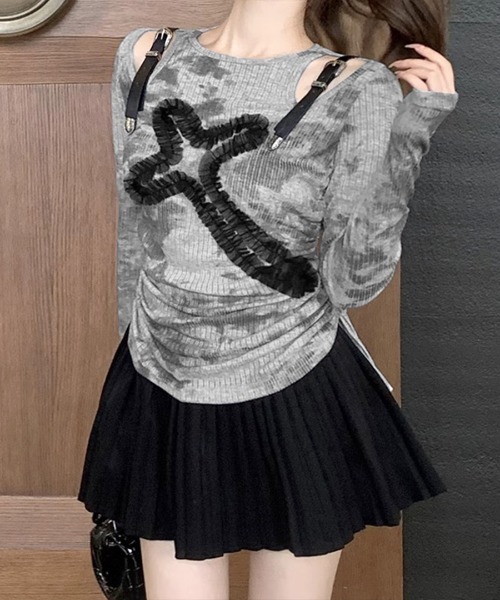 REMUR(レミュール)の「サイドシャーリングクロス柄長袖トップス 肩ベルト付き(Tシャツ/カットソー・レディース・グレー・M)」の5枚目の写真