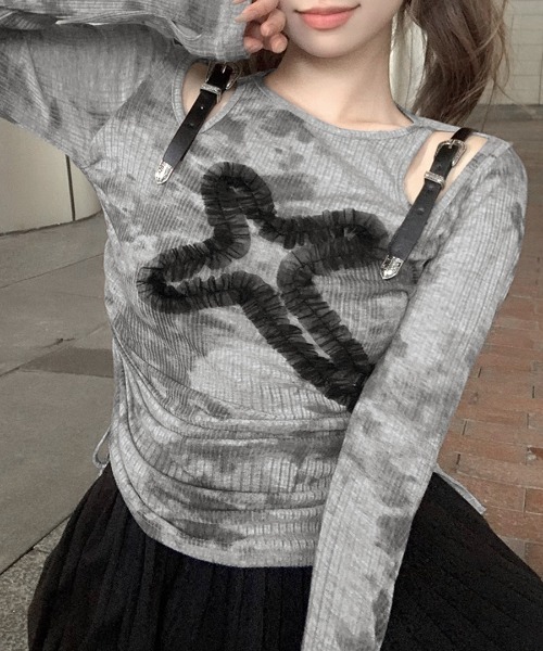 REMUR(レミュール)の「サイドシャーリングクロス柄長袖トップス 肩ベルト付き(Tシャツ/カットソー・レディース・グレー・M)」の9枚目の写真