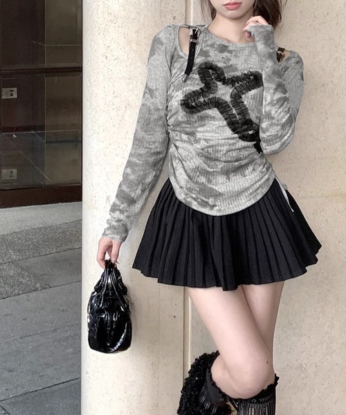 REMUR(レミュール)の「サイドシャーリングクロス柄長袖トップス 肩ベルト付き(Tシャツ/カットソー・レディース・グレー・M)」の11枚目の写真