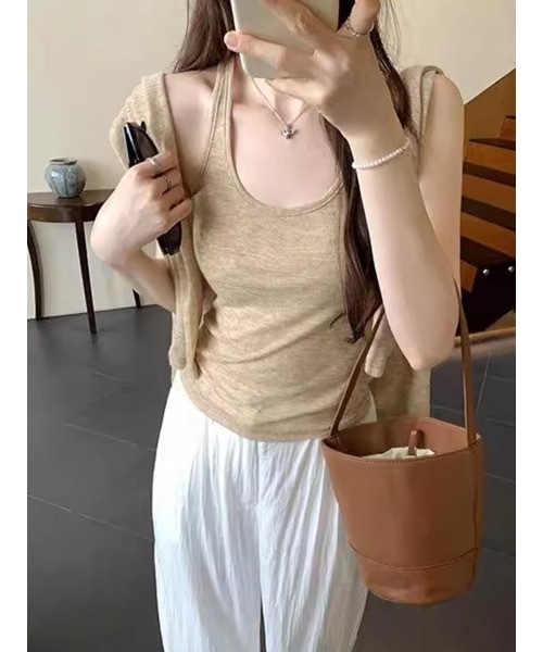 SALTMINT(ソルトミント)の「《2点SET》こなれ感漂うベスト×タンクトップ|韓国風レイヤードトップス(Tシャツ/カットソー・レディース・ホワイト/オートミール/ブラック・ONE SIZE)」の3枚目の写真