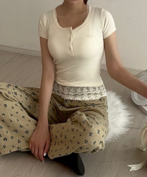 Silly(シリー)の「レイヤード風フリルTシャツ(Tシャツ/カットソー・レディース・グレー/ブラック/アイボリー・FREE)」の12枚目の写真