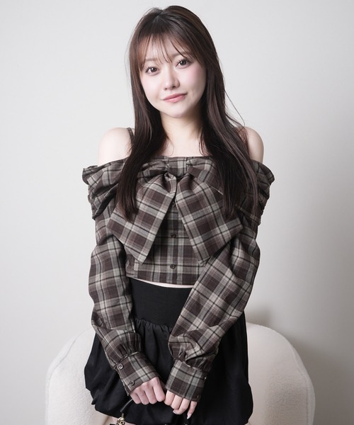 LIPSERVICE（リップサービス）の「オフショルリボンチェックシャツトップス（シャツ/ブラウス・レディース・ブラウン/ブラック・FREE）」の10枚目の写真
