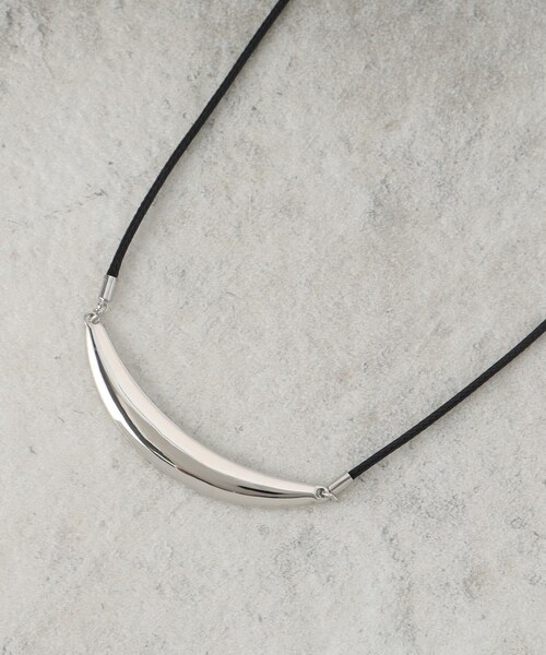 OPAQUE.CLIP(オペークドットクリップ)の「メタルバー×コードネックレス(ネックレス・レディース・シルバー/ゴールド・00)」の1枚目の写真