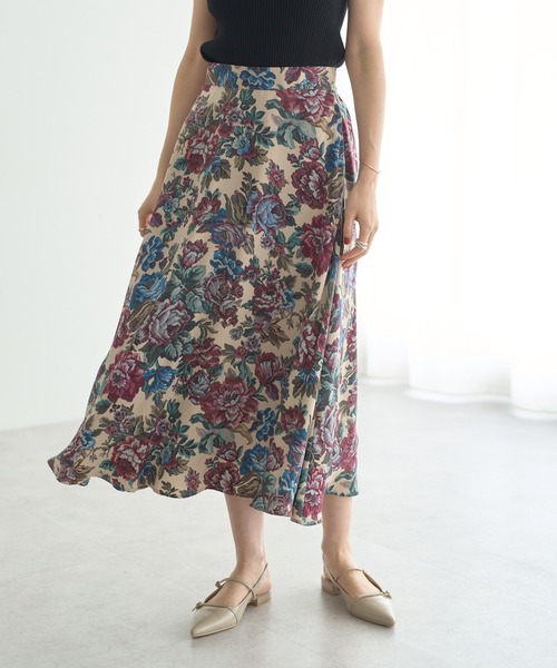 YECCA VECCA（イェッカヴェッカ）の「ゴブラン柄フレアスカート（スカート・レディース・キャメル/ベージュ・M/S）」の2枚目の写真