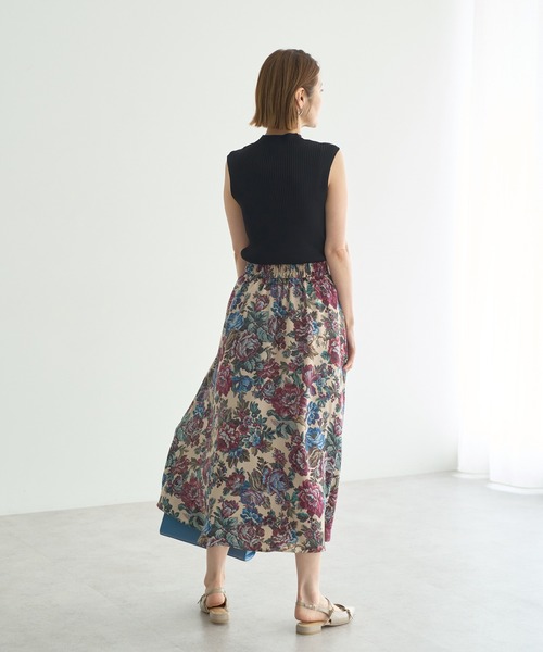 YECCA VECCA（イェッカヴェッカ）の「ゴブラン柄フレアスカート（スカート・レディース・キャメル/ベージュ・M/S）」の6枚目の写真