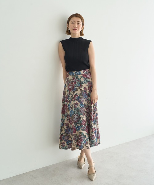 YECCA VECCA（イェッカヴェッカ）の「ゴブラン柄フレアスカート（スカート・レディース・キャメル/ベージュ・M/S）」の4枚目の写真