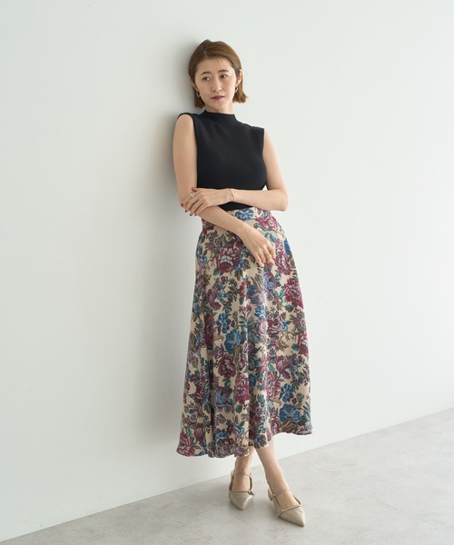 YECCA VECCA（イェッカヴェッカ）の「ゴブラン柄フレアスカート（スカート・レディース・キャメル/ベージュ・M/S）」の5枚目の写真