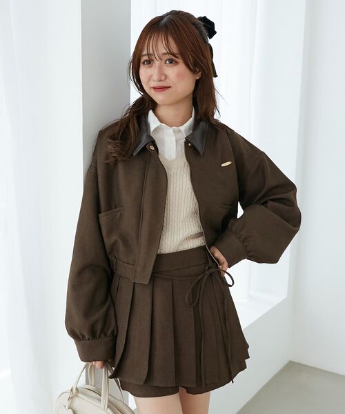 MAJESTIC LEGON（マジェスティックレゴン）の「プリーツデザインショートパンツ（その他パンツ・レディース・グレー系その他/ブラウン系その他2/グレー/ブラウン/ベージュ系その他2・MEDIUM）」の3枚目の写真