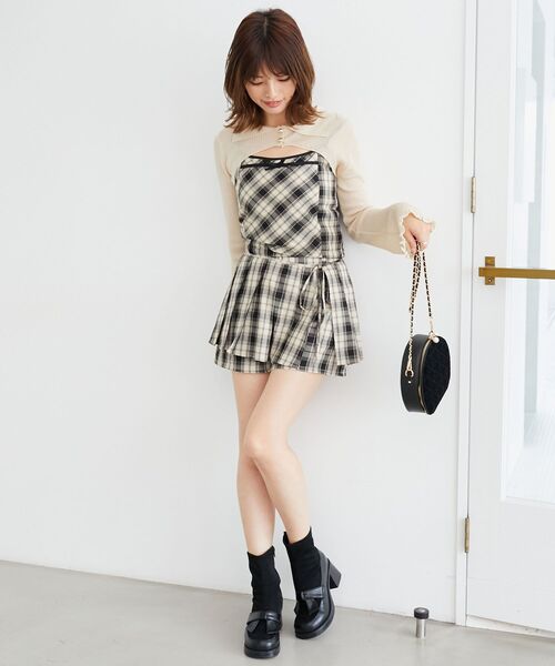 MAJESTIC LEGON（マジェスティックレゴン）の「プリーツデザインショートパンツ（その他パンツ・レディース・グレー系その他/ブラウン系その他2/グレー/ブラウン/ベージュ系その他2・MEDIUM）」の10枚目の写真